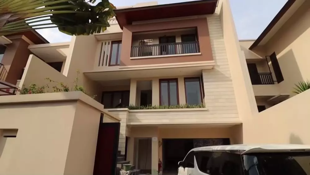 fasad rumah 10 seleb © 2021 brilio.net