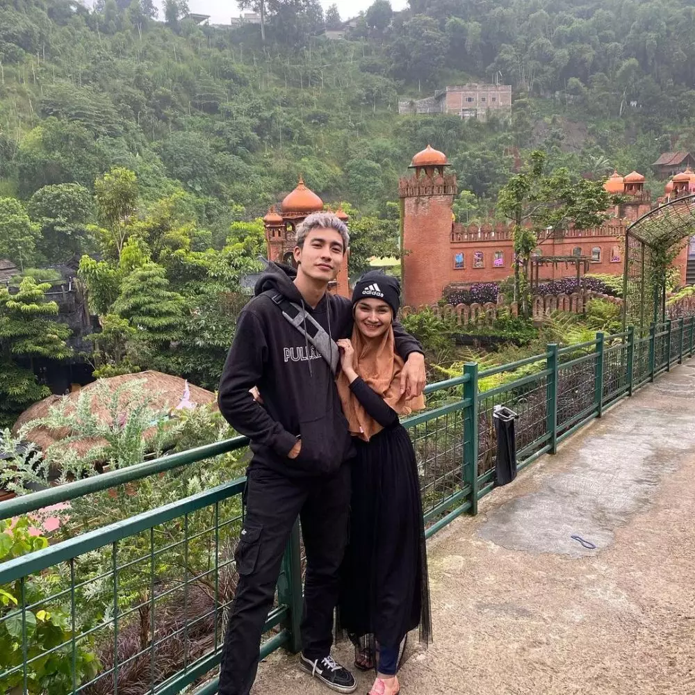 pemain putri untuk pangeran dengan pasangan © Instagram