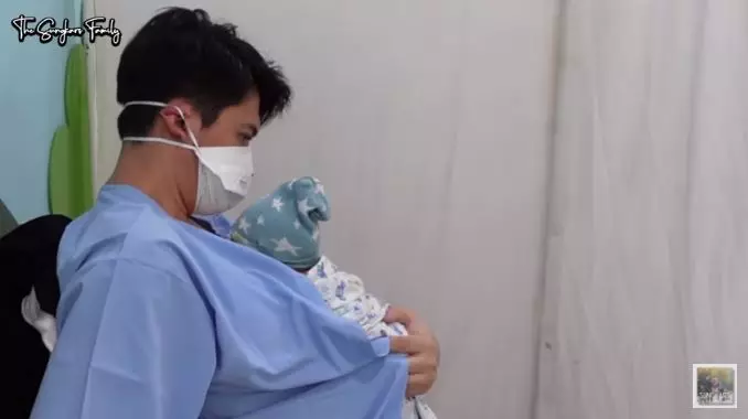 Irwansyah momong anak © berbagai sumber Irwansyah momong anak © berbagai sumber