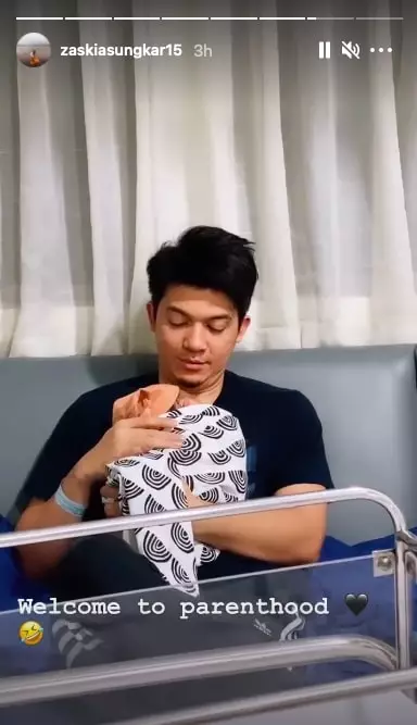 Irwansyah momong anak © berbagai sumber Irwansyah momong anak © berbagai sumber