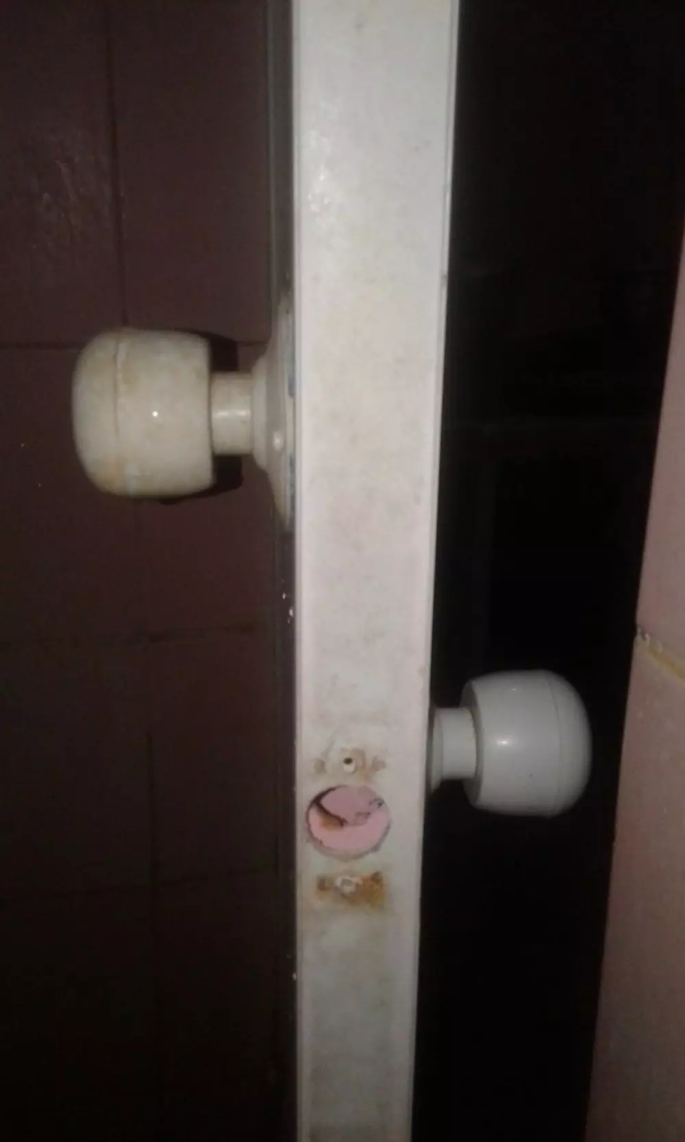 gagang pintu nyeleneh © Berbagai Sumber gagang pintu nyeleneh © Berbagai Sumber