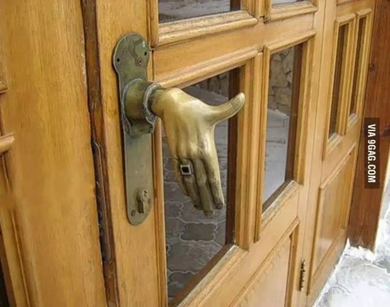 gagang pintu nyeleneh © Berbagai Sumber gagang pintu nyeleneh © Berbagai Sumber