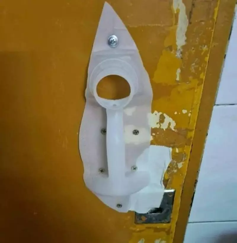 gagang pintu nyeleneh © Berbagai Sumber gagang pintu nyeleneh © Berbagai Sumber
