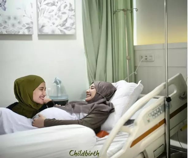 Zaskia Sungkar dan Shireen Sungkar dari kecil © 2021 brilio.net Zaskia Sungkar dan Shireen Sungkar dari kecil © 2021 brilio.net