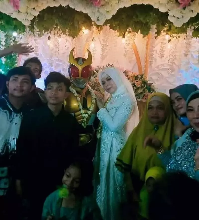 aksi nyeleneh di kondangan © Berbagai Sumber aksi nyeleneh di kondangan © Berbagai Sumber