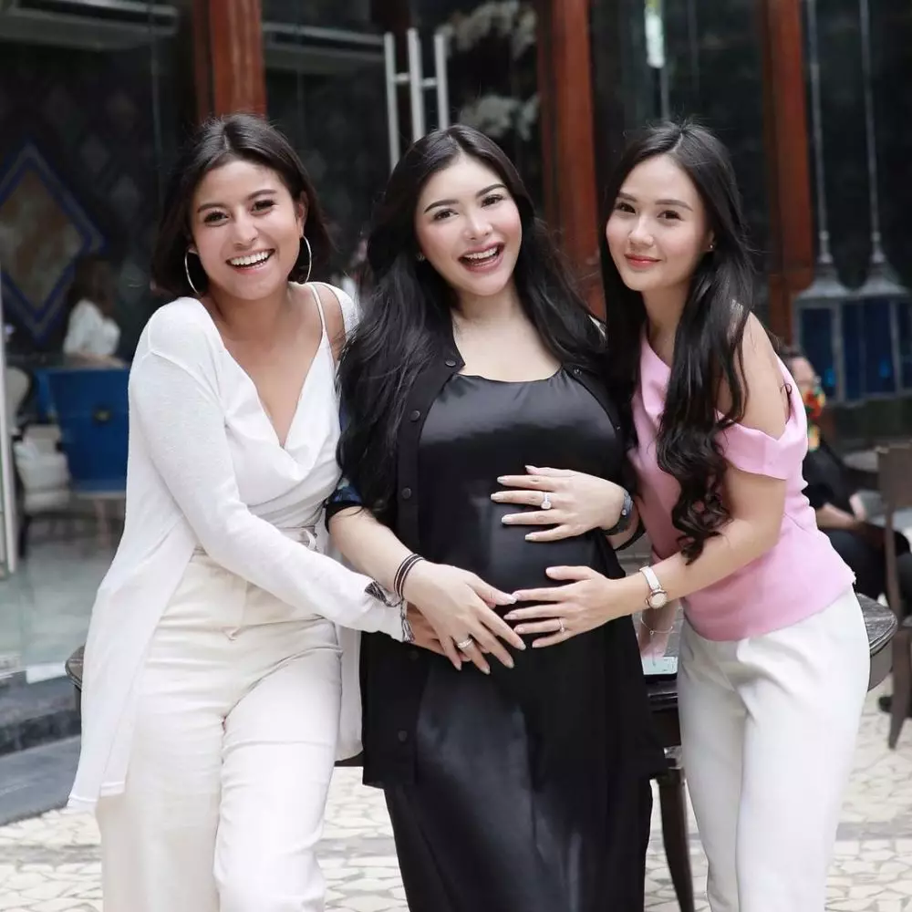 Potret baby shower Rica Andriani © Instagram Potret baby shower Rica Andriani © Instagram