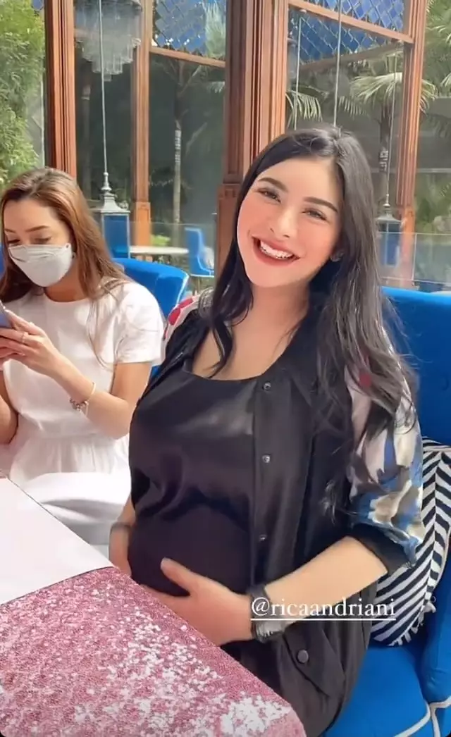 Potret baby shower Rica Andriani © Instagram Potret baby shower Rica Andriani © Instagram