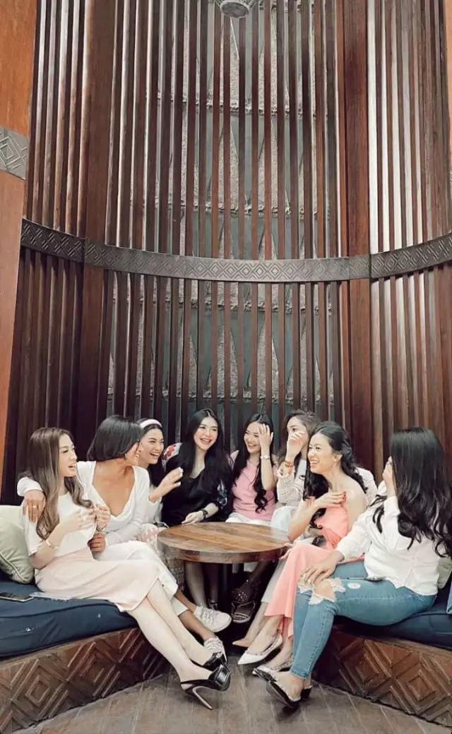 Potret baby shower Rica Andriani © Instagram Potret baby shower Rica Andriani © Instagram