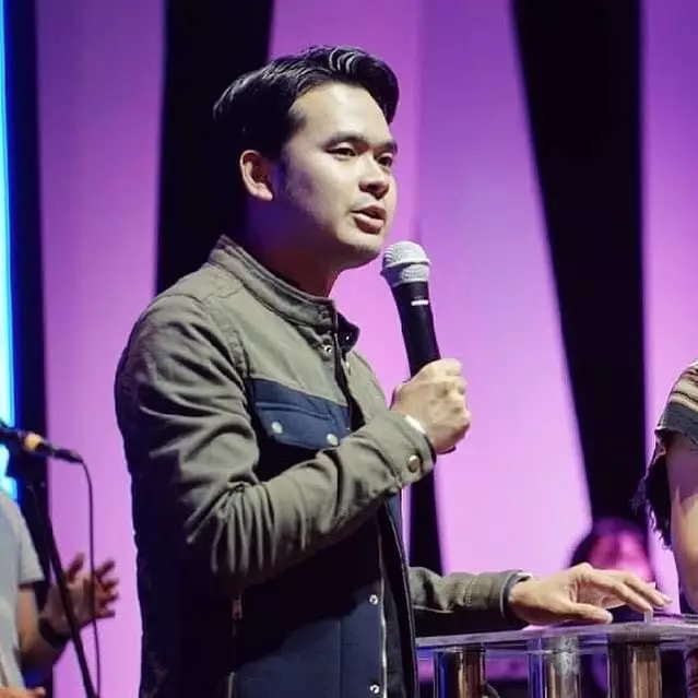 seleb ini fokus pelayanan gereja Instagram