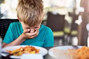 4 Cara mengatasi alergi makanan pada anak, ketahui penyebabnya  