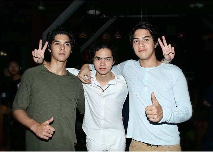 pasangan kakak adik yang sama-sama jadi penyanyi Instagram