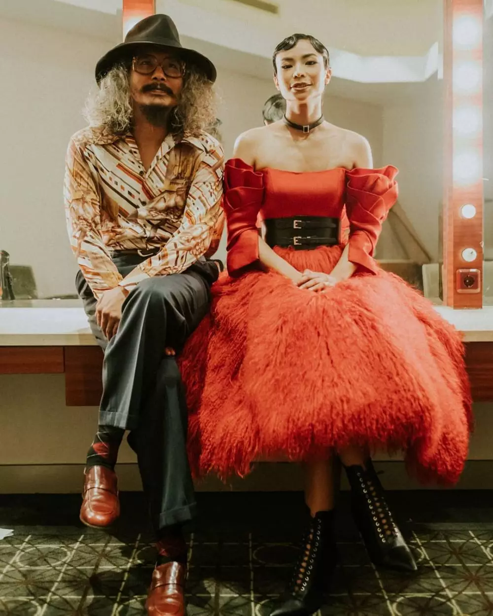 momen manis gitaris dan pasangan © Instagram