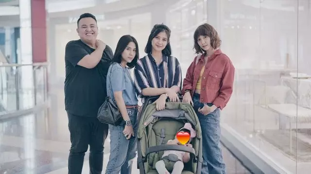 potret kompak sheila dara dan geng © Instagram potret kompak sheila dara dan geng © Instagram