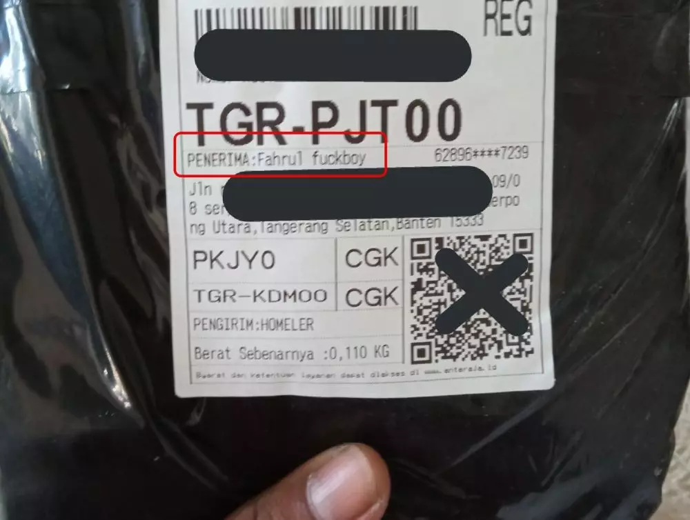 Nama nyeleneh penerima paket © berbagai sumber Nama nyeleneh penerima paket © berbagai sumber