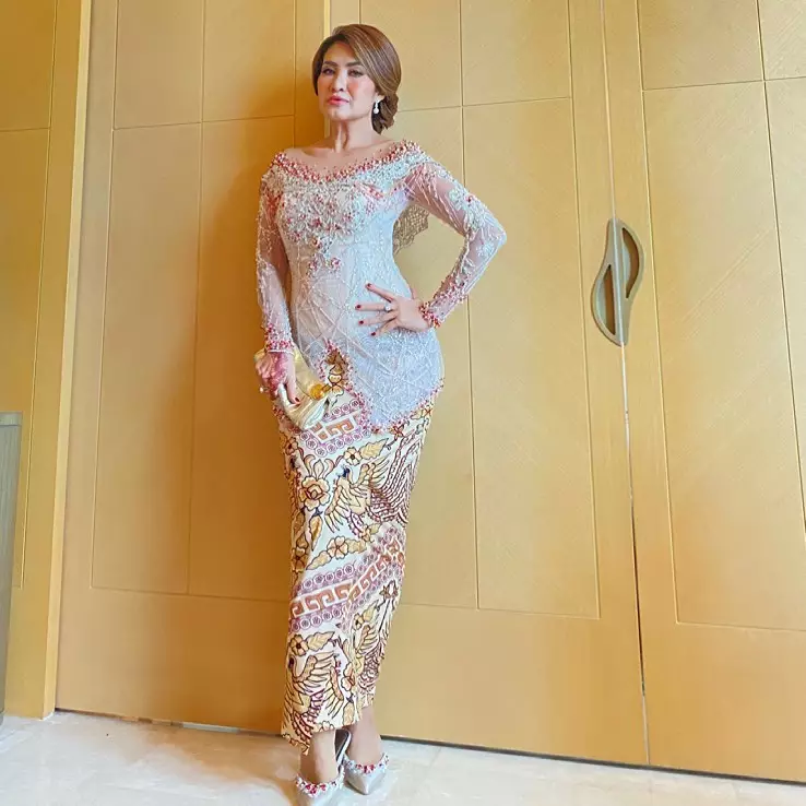 gaya seleb di pernikahan atta dan aurel © Instagram gaya seleb di pernikahan atta dan aurel © Instagram