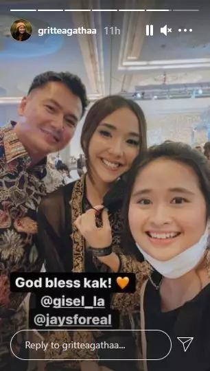 Gaya pasangan seleb kondangan di Atta-Aurel © Instagram Gaya pasangan seleb kondangan di Atta-Aurel © Instagram