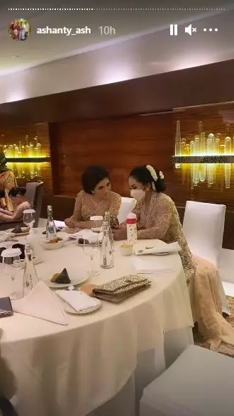 Momen kompak Ashanty dan Krisdayanti di nikahan Aurel © Instagram Momen kompak Ashanty dan Krisdayanti di nikahan Aurel © Instagram