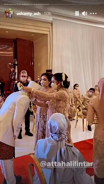 Momen kompak Ashanty dan Krisdayanti di nikahan Aurel © Instagram Momen kompak Ashanty dan Krisdayanti di nikahan Aurel © Instagram