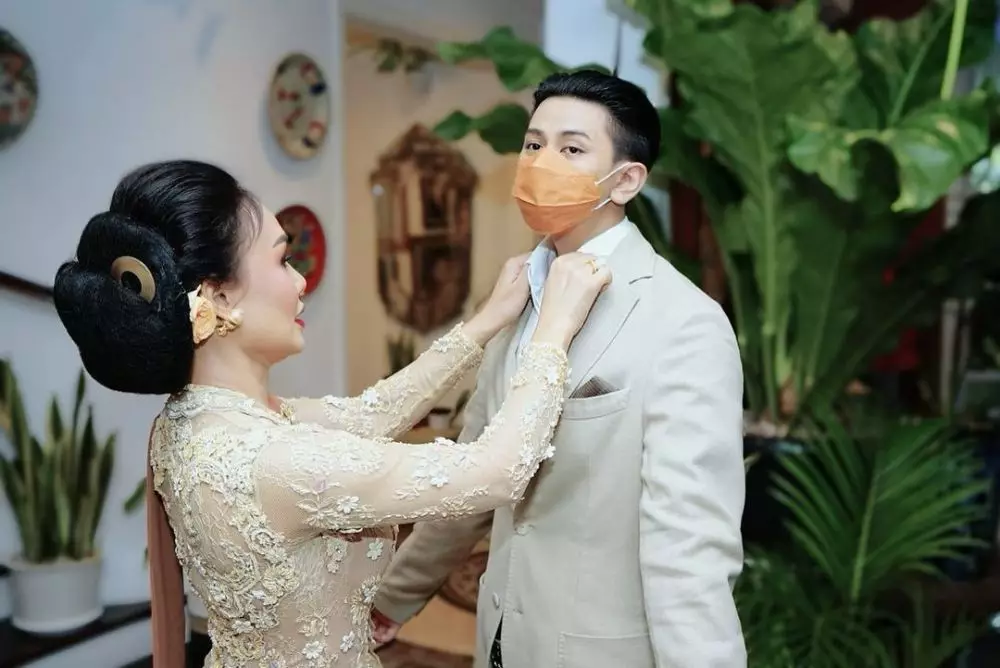 Gaya Yuni Shara kondangan Aurel © 2021 brilio.net