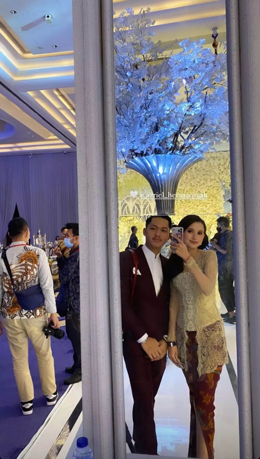 Potret Sarah Menzel di pernikahan Aurel dan Atta © 2021 brilio.net