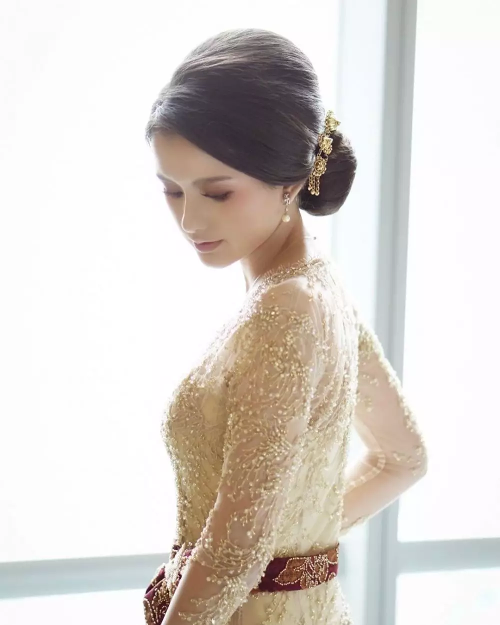 Potret Sarah Menzel di pernikahan Aurel dan Atta © 2021 brilio.net