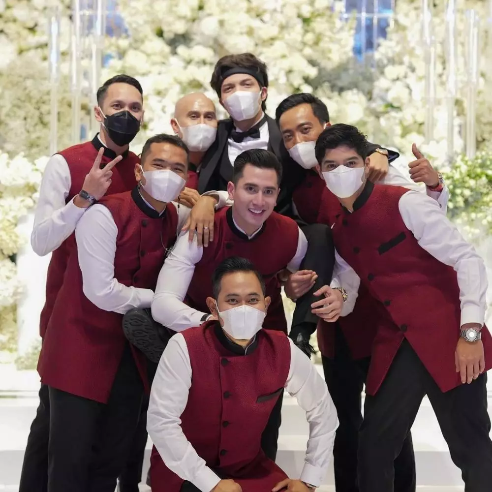 bridesmaid groomsmen Atta Aurel © 2021 brilio.net bridesmaid groomsmen Atta Aurel © 2021 brilio.net