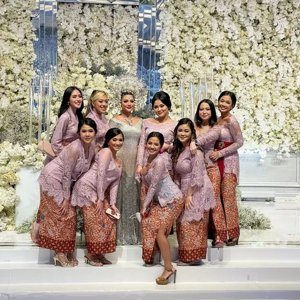 bridesmaid groomsmen Atta Aurel © 2021 brilio.net bridesmaid groomsmen Atta Aurel © 2021 brilio.net