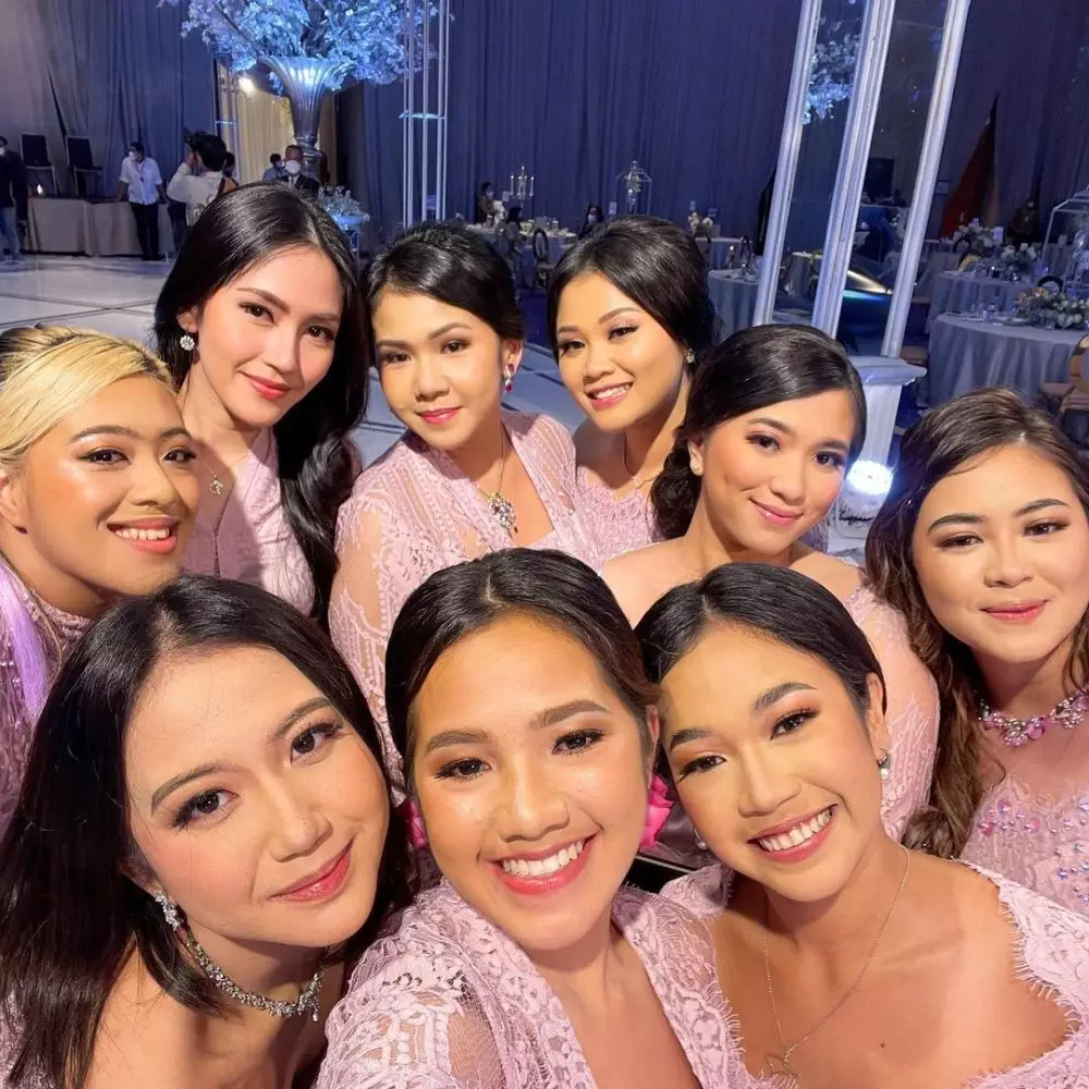 bridesmaid groomsmen Atta Aurel © 2021 brilio.net bridesmaid groomsmen Atta Aurel © 2021 brilio.net