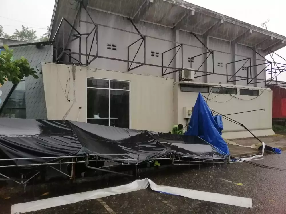 Potret Jogja pasca angin kencang © Twitter