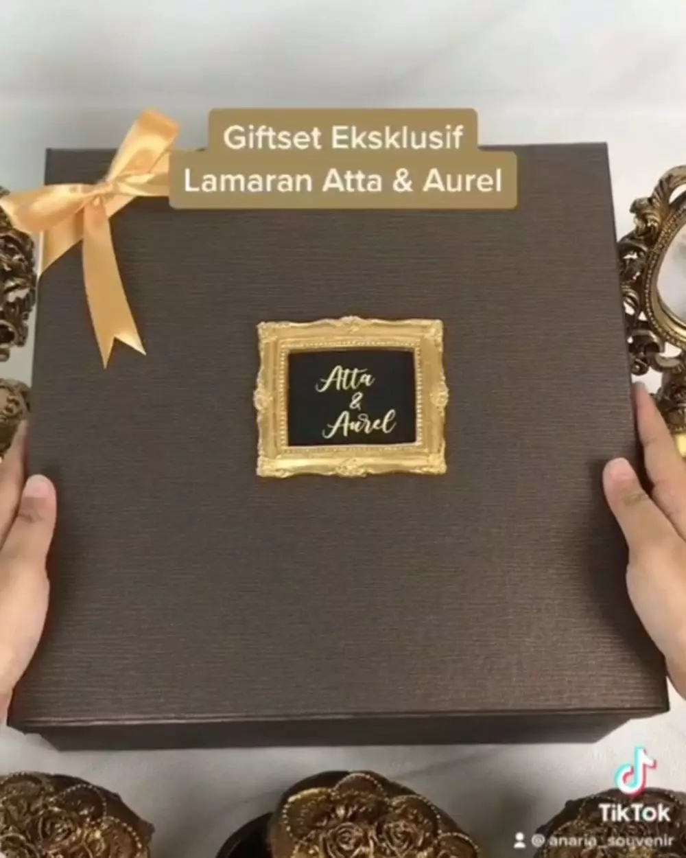 suvenir rangkaian acara Atta Aurel © 2021 brilio.net