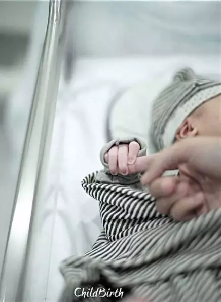 Shireen sungkar dengan keponakan baru Instagram Shireen sungkar dengan keponakan baru Instagram