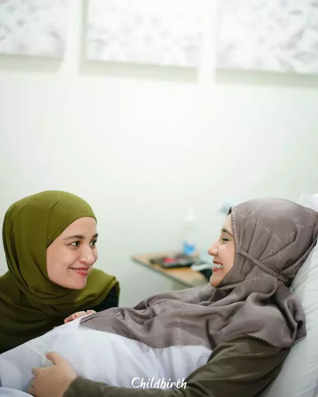 Shireen sungkar dengan keponakan baru Instagram Shireen sungkar dengan keponakan baru Instagram