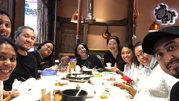 Momen ulang tahun Mutia Ayu ke-26 tahun © 2021 brilio.net Momen ulang tahun Mutia Ayu ke-26 tahun © 2021 brilio.net