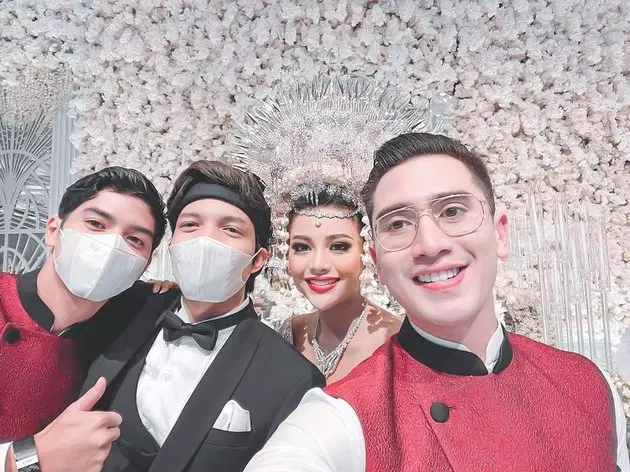 al jadi groomsmen di nikahan atta Instagram
