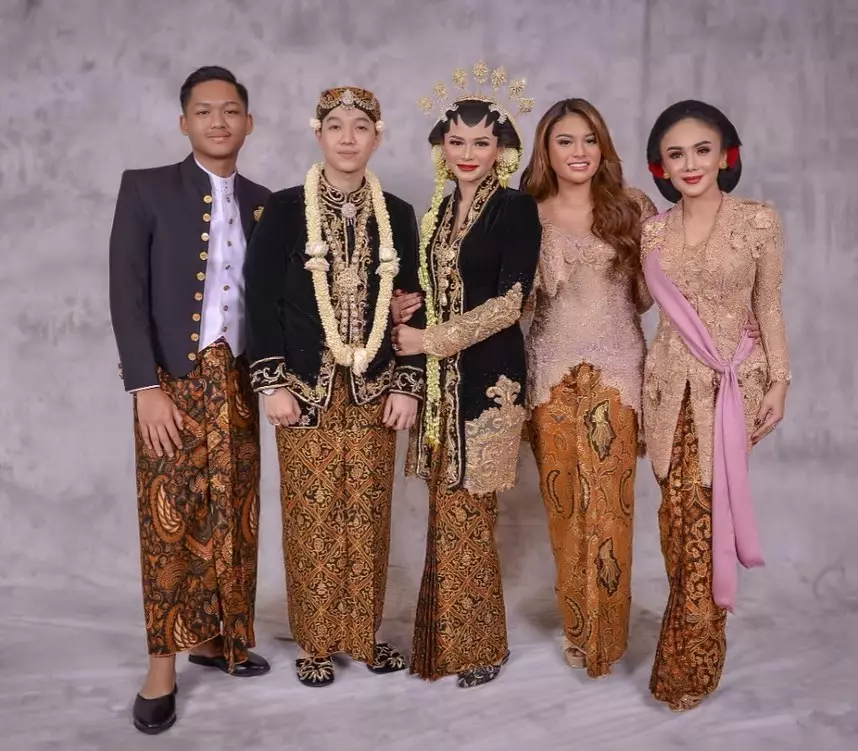 Kebaya Yuni Shara © 2021 brilio.net