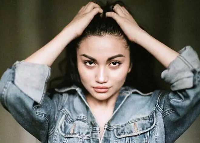 Cerita haru 10 seleb Indonesia yang alami gangguan mental berbagai sumber Cerita haru 10 seleb Indonesia yang alami gangguan mental berbagai sumber