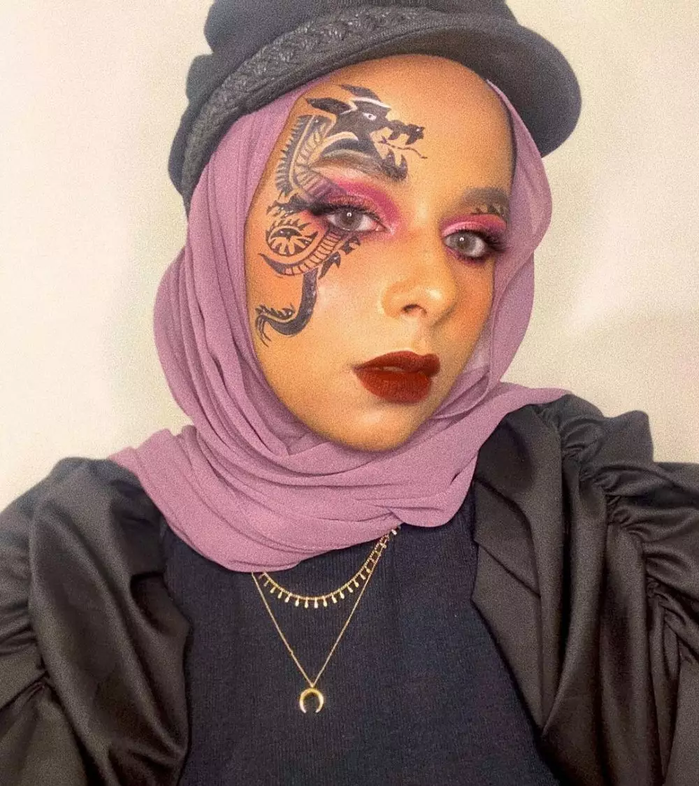 10 Potret Dilla Jaidi, adik Fadil Jaidi yang hobi makeup berbagai sumber 10 Potret Dilla Jaidi, adik Fadil Jaidi yang hobi makeup berbagai sumber