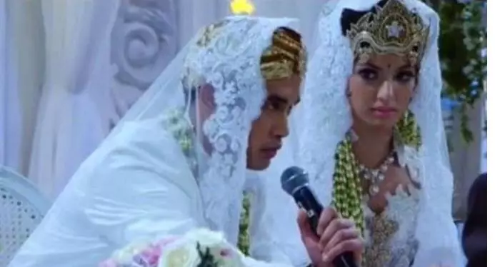 10 Pernikahan artis yang hadirkan pejabat sebagai saksi berbagai sumber 10 Pernikahan artis yang hadirkan pejabat sebagai saksi berbagai sumber