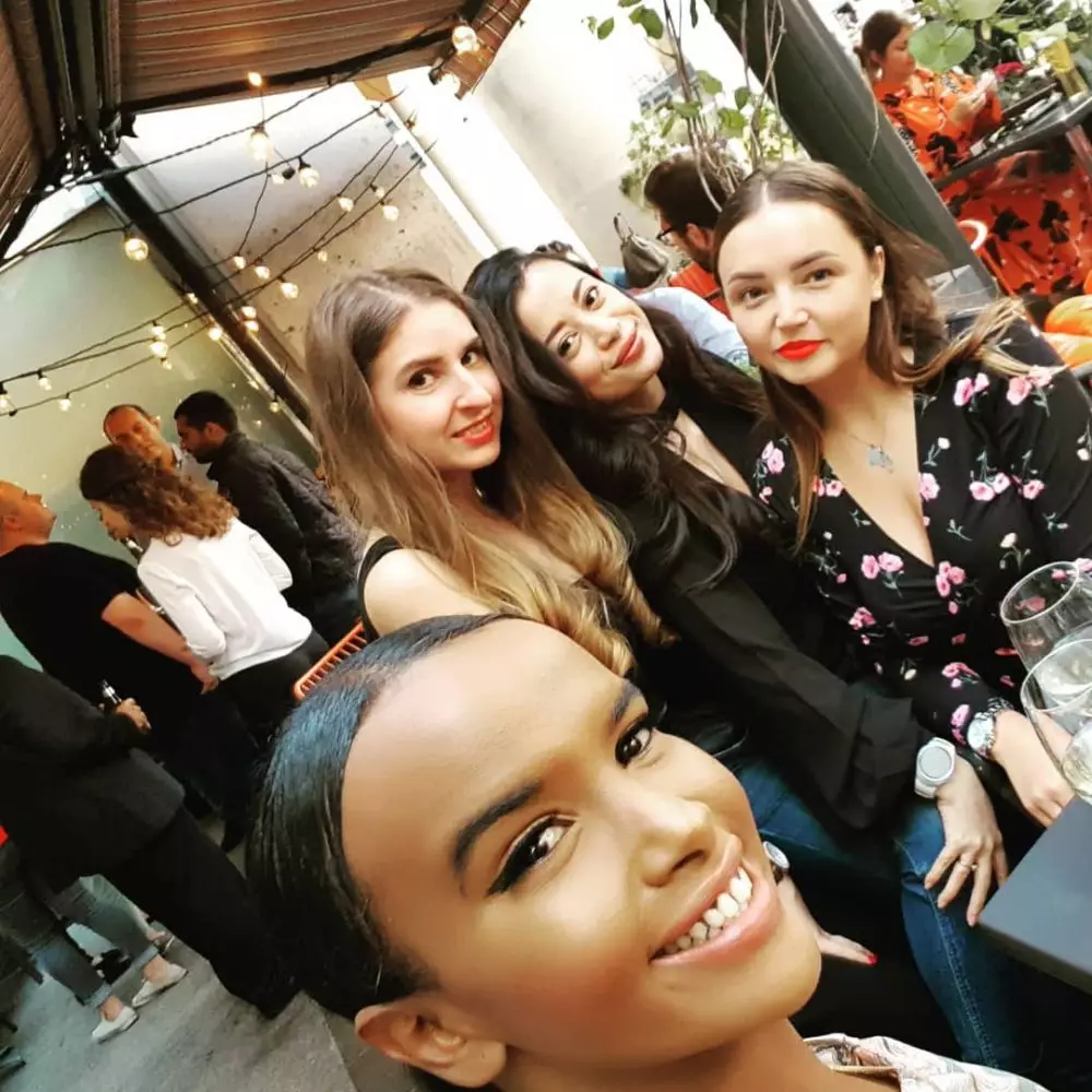 seleb dan geng pertemanan di luar negeri © 2021 brilio.net