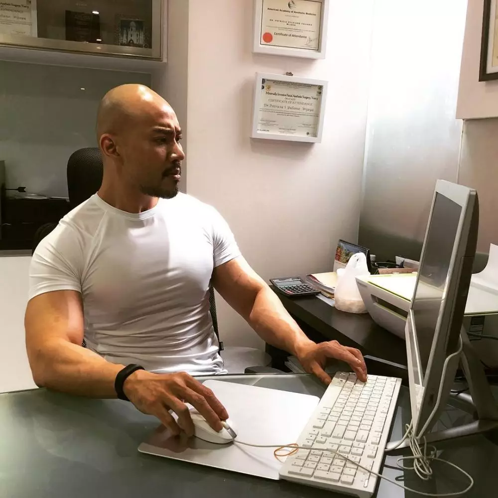 momen deddy corbuzier tanpa kacamata hitam © Instagram momen deddy corbuzier tanpa kacamata hitam © Instagram