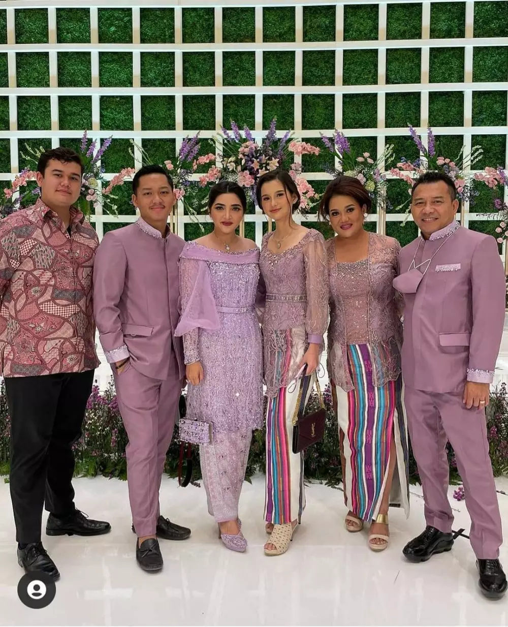 momen hangat sarah menzel dengan keluarga azriel © berbagai sumber momen hangat sarah menzel dengan keluarga azriel © berbagai sumber