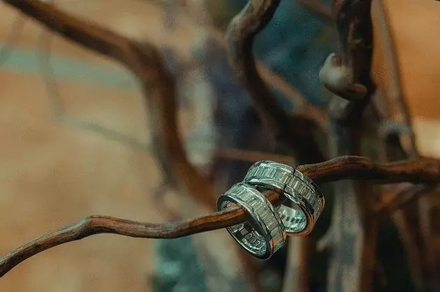 potret cincin nikah atta aurel yang harganya fantastis Berbagai sumber