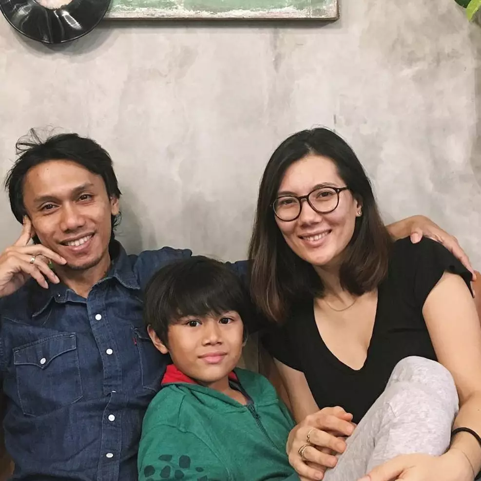 Intip bisnis istri 8 personel grup band Indonesia, inspiratif banget