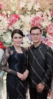 Gaya 7 selebgram berkebaya saat lamaran, siapa paling curi perhatian? berbagai sumber Gaya 7 selebgram berkebaya saat lamaran, siapa paling curi perhatian? berbagai sumber