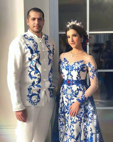 Gaya 7 selebgram berkebaya saat lamaran, siapa paling curi perhatian? berbagai sumber Gaya 7 selebgram berkebaya saat lamaran, siapa paling curi perhatian? berbagai sumber