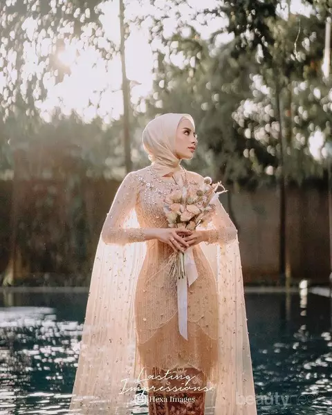 Gaya 7 selebgram berkebaya saat lamaran, siapa paling curi perhatian? berbagai sumber Gaya 7 selebgram berkebaya saat lamaran, siapa paling curi perhatian? berbagai sumber