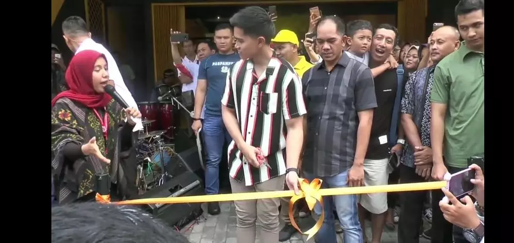 Kaesang dan Nadya Arifta kerja bareng © 2021 brilio.net Kaesang dan Nadya Arifta kerja bareng © 2021 brilio.net