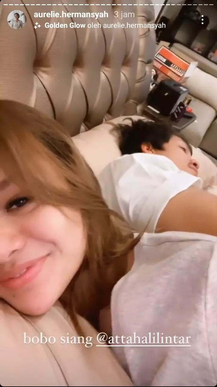 Momen mesra Atta Aurel setelah menikah © 2021 brilio.net