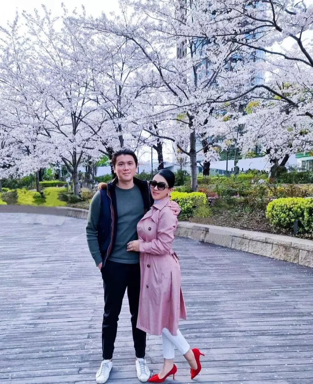 gaya seleb musim semi istimewa