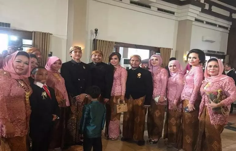 Kaesang ke kondangan © 2021 brilio.net Kaesang ke kondangan © 2021 brilio.net